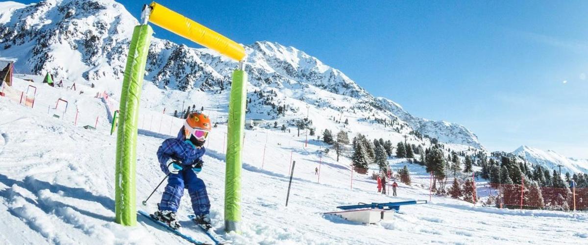 Austria Alpinhotel Ski In Ski Out An Der Edelweissbahn Obertauern Exterior photo